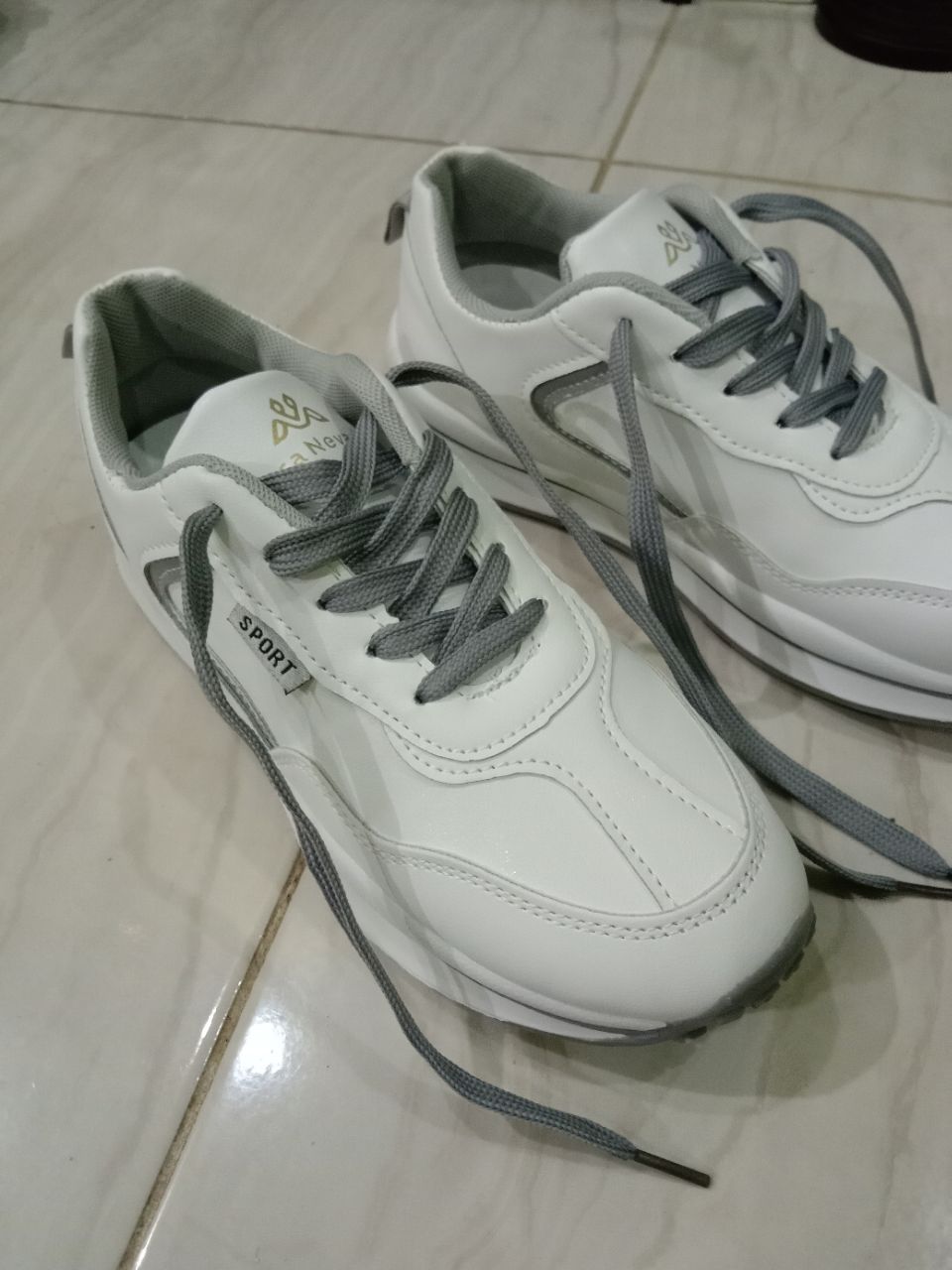 Vera Nevada Sepatu Sneakers Wanita Sport Shoes V01 - Foto ulasan pembeli