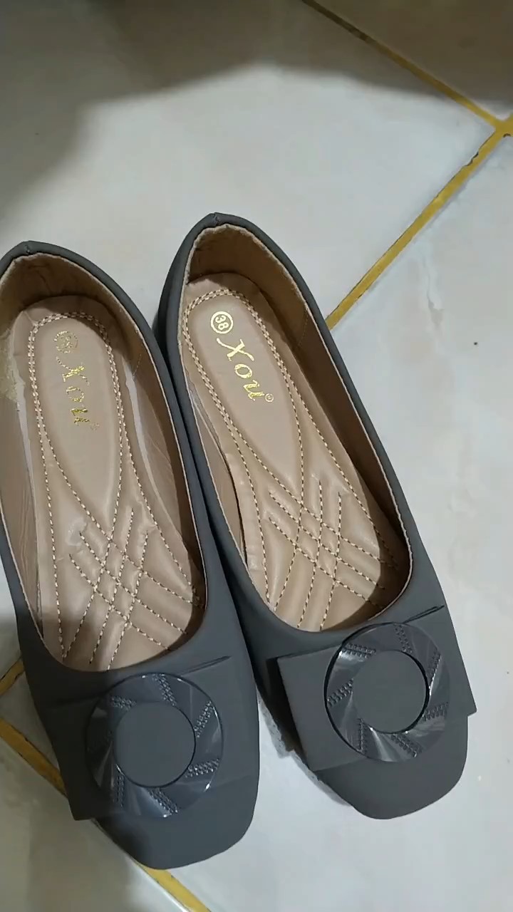 XOU Fashion Flatshoes Wanita Anti Selip Nyaman - Foto ulasan pembeli